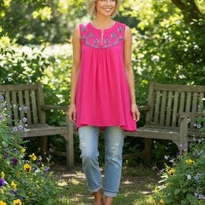 Maeve Anthropologie Fuschia Embroidered Sleeveless Tunic Medium